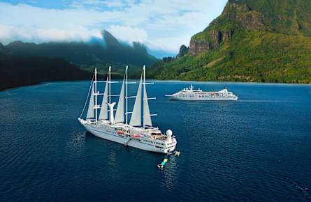 Windstar ships in Tahiti